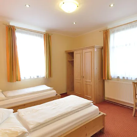 Wellness Hotel Zlatá Lípa-3